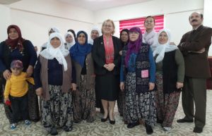 Çiftçi bayanlara göğüs kanseri semineri