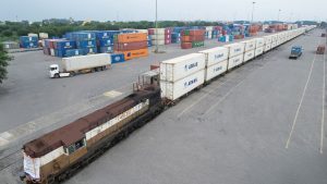 Arkas Line, Hindistan’da reefer konteynerlerde çift katlı taşıma rekorunu kırdı